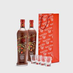 Zestaw NingXia Red Party Bag: 2 butelki NingXia Red (750ml
każda) i 4 kieliszki NingXia Red